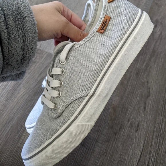 Vans - Picture 2 of 6